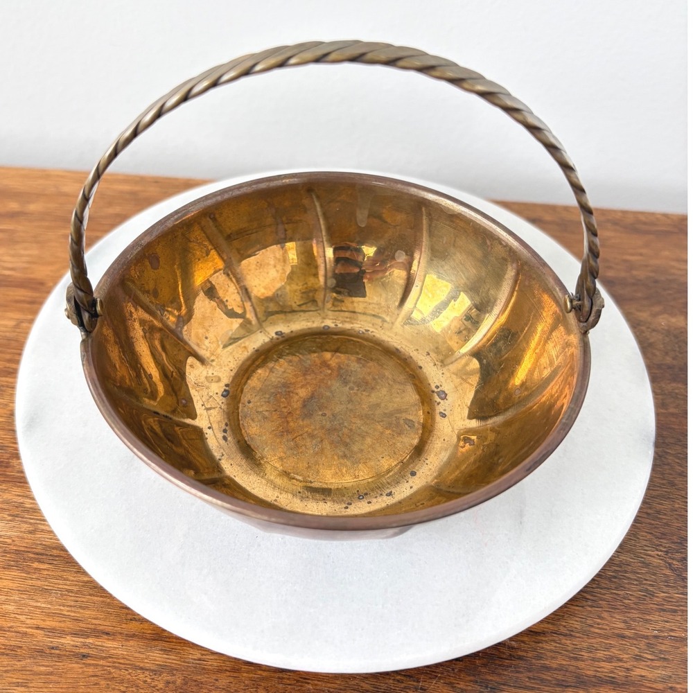 Vintage Brass Scalloped Nut Bowl with Twisted Rope Swing Handle 4.5 Inch Small